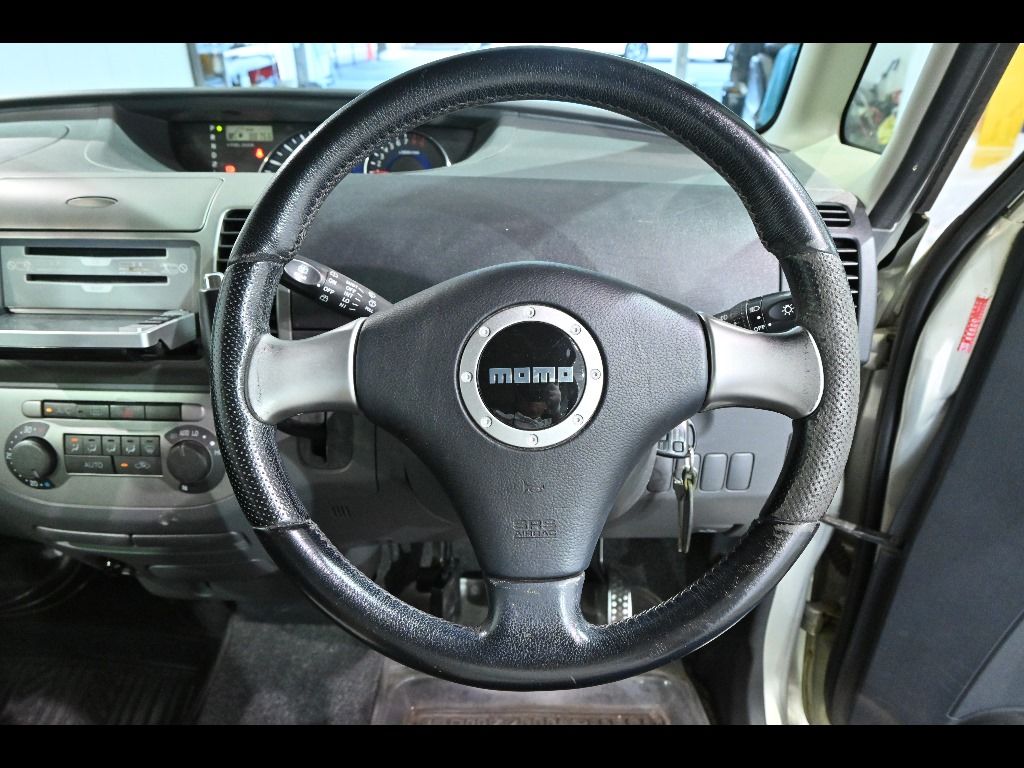 2006 Daihatsu Tanto Custom RS auction photo 9