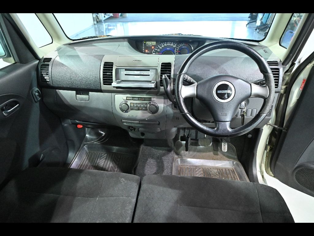 2006 Daihatsu Tanto Custom RS auction photo 3