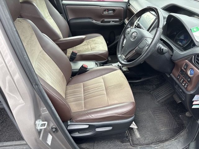 2018 Toyota Esquire GI プレミアムパッケージ auction photo 8