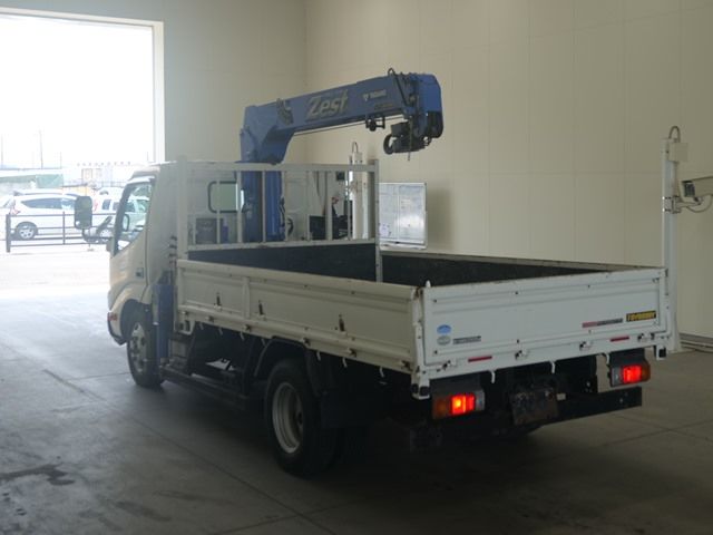2018 Hino Dutro ヒラ.クレーン auction photo 2