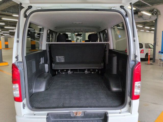 2014 Toyota Hiace Long Super GL 4WD auction photo 3