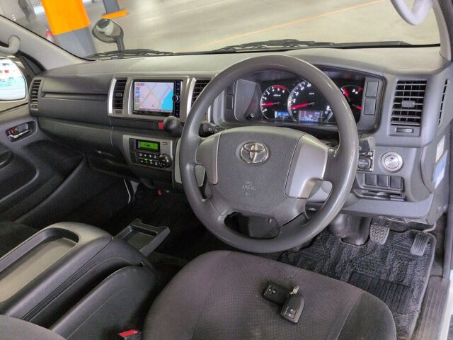 2014 Toyota Hiace Long Super GL 4WD auction photo 6