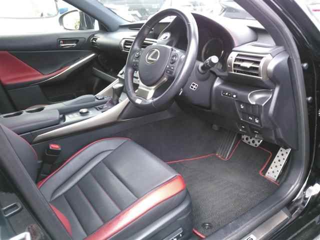 2015 Lexus IS300h FスポーツXライン auction photo 3