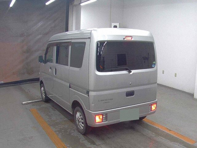 2017 Mitsubishi Minicab M auction photo 2