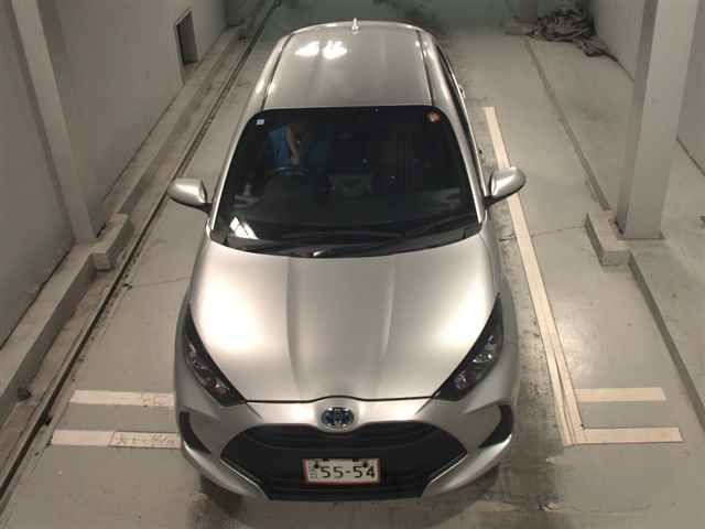 2021 Toyota Yaris ハイブリッドX auction photo 6