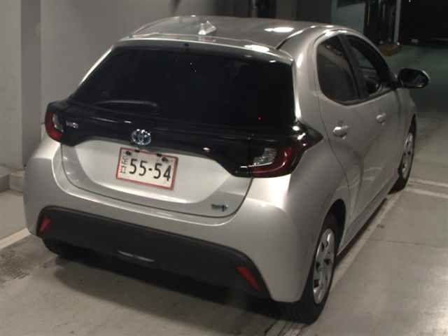 2021 Toyota Yaris ハイブリッドX auction photo 5