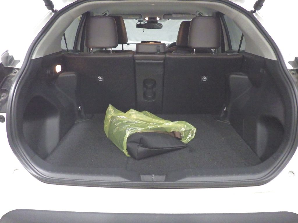 2022 Toyota Yaris Cross ハイブリッドZ auction photo 8