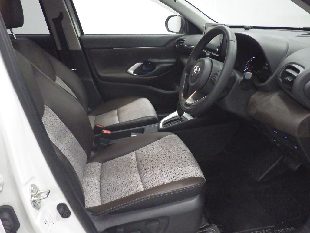 2022 Toyota Yaris Cross ハイブリッドZ auction photo 6