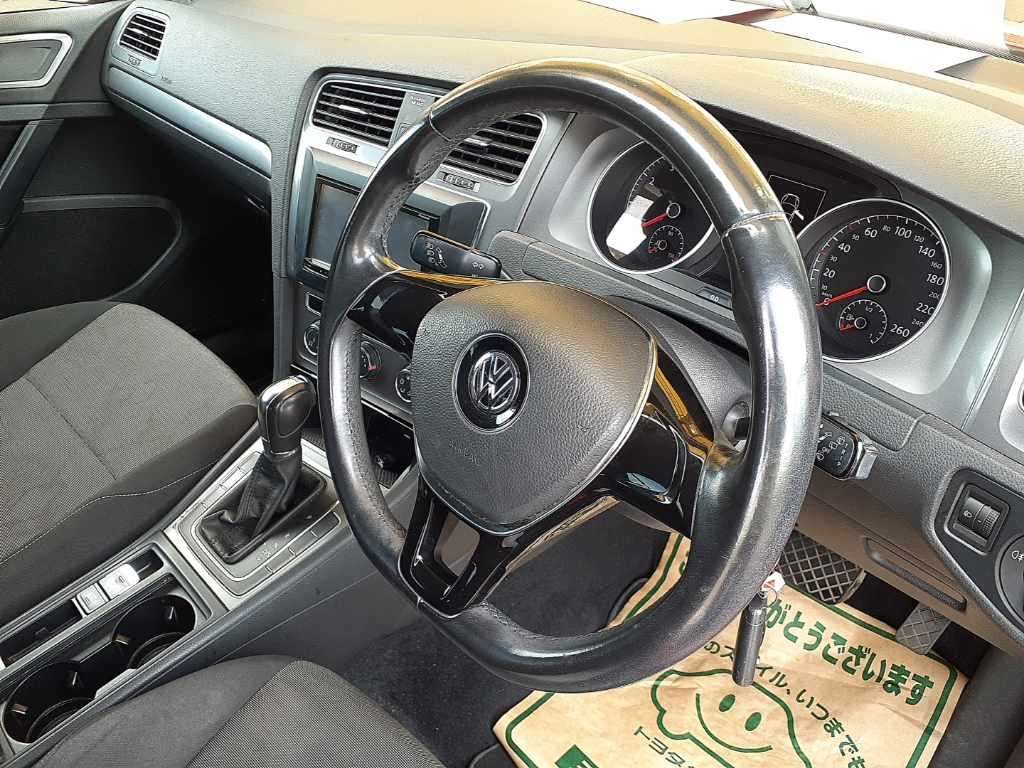 2013 Volkswagen VW ゴルフ TSIトレンドラインブルーモーション auction photo 7