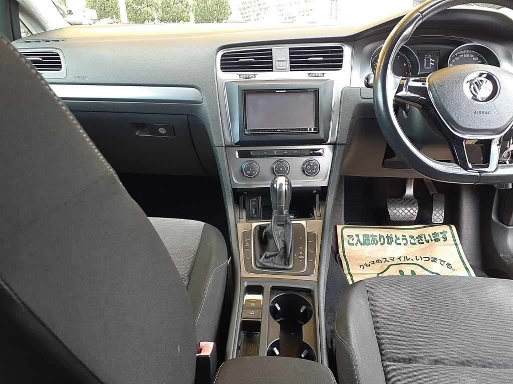 2013 Volkswagen VW ゴルフ TSIトレンドラインブルーモーション auction photo 9