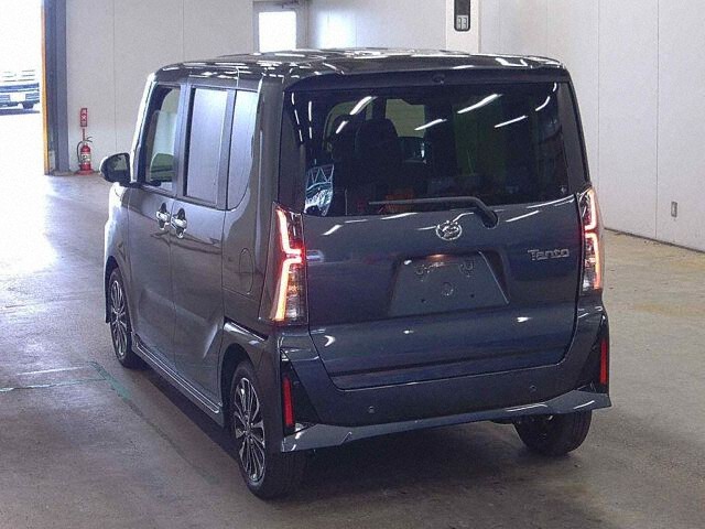 2025 Daihatsu Tanto Custom RS Limited auction photo 2
