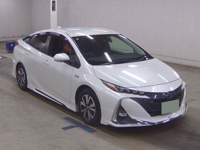 2020 Toyota Prius PHEV S Navi Package Japan auction vehicle