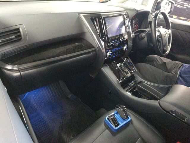 2022 Toyota Alphard 2.5S Cパッケージ auction photo 3