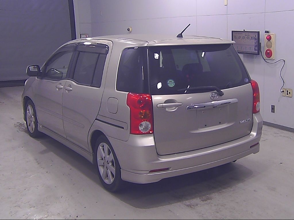 2003 Toyota Raum S Package auction photo 5