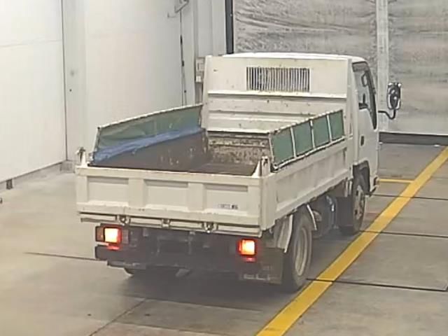 2009 Isuzu Elf dump auction photo 2