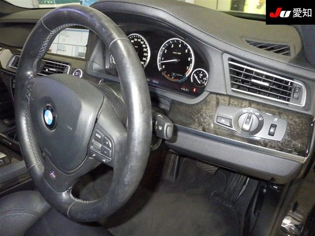 2012 BMW 7 Series 740i Mスポーツ auction photo 5