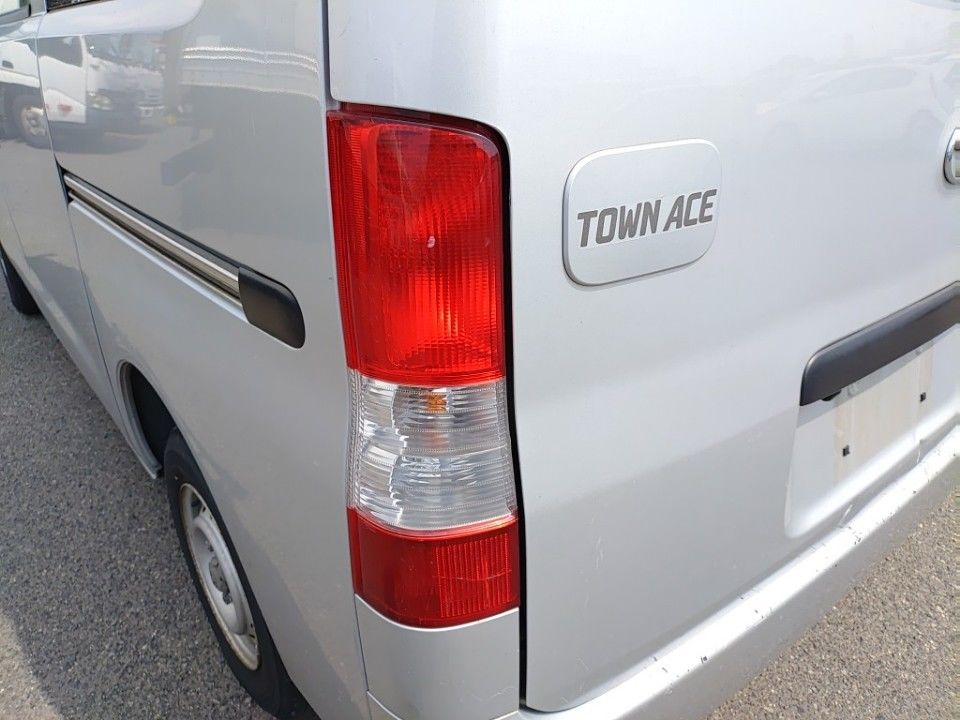 2018 Toyota TownAce auction photo 25