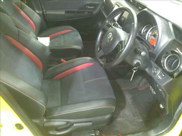 2014 Toyota Vitz G ́s auction photo 4