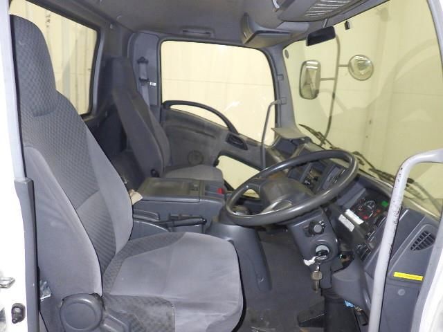 2009 Isuzu Forward Flatbed auction photo 5