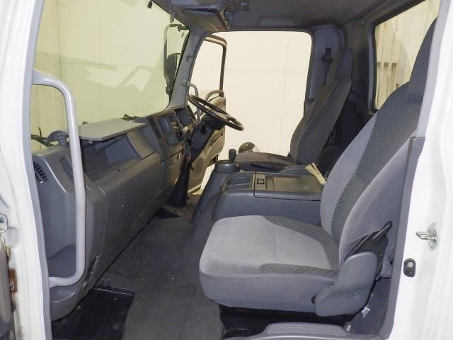 2009 Isuzu Forward Flatbed auction photo 8