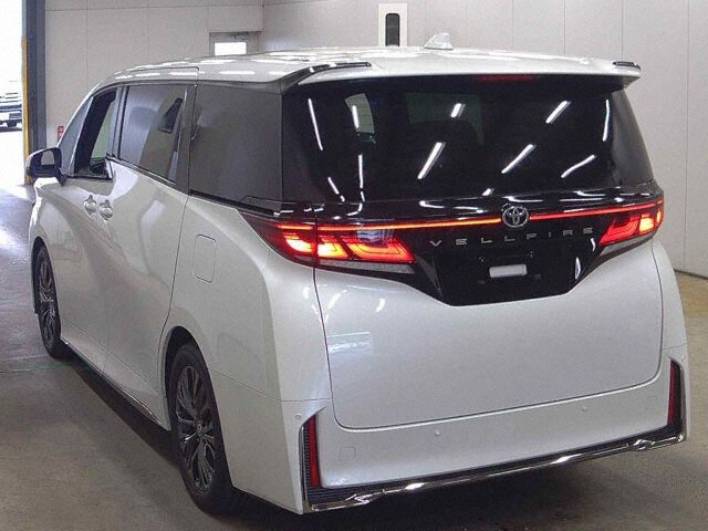2024 Toyota Vellfire Z Premier 4WD auction photo 2