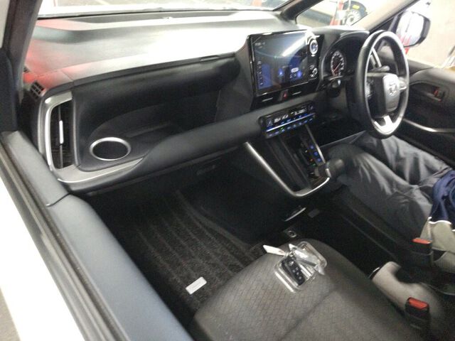 2022 Toyota Noah G auction photo 3