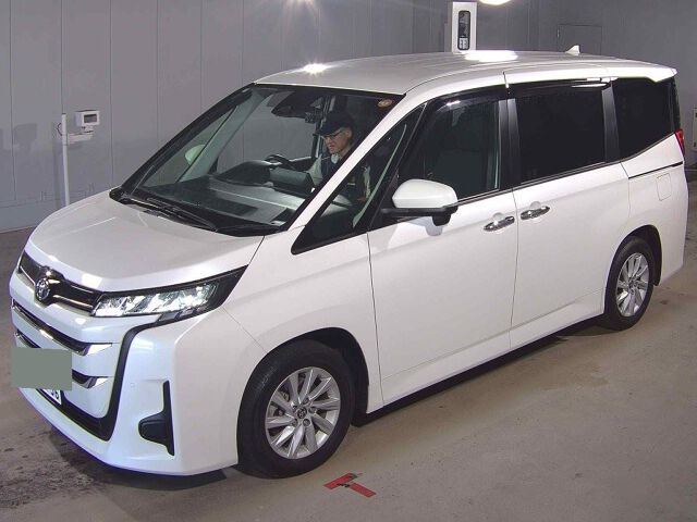 2022 Toyota Noah G auction photo 4
