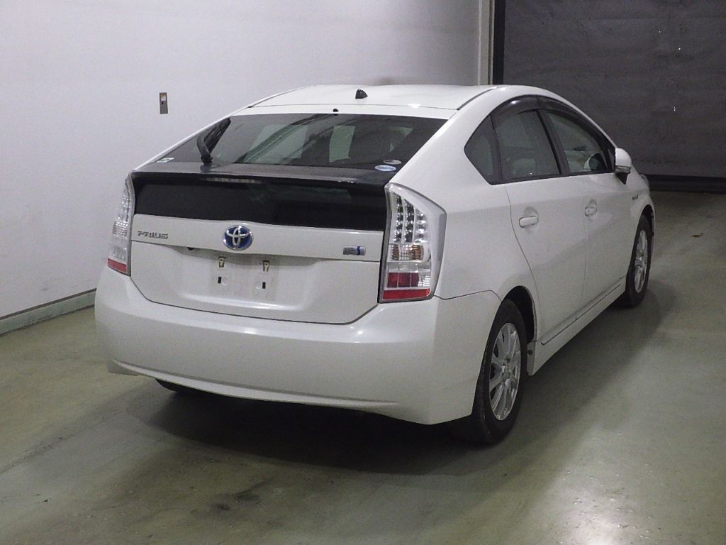 2011 Toyota Prius S LEDエディション auction photo 2