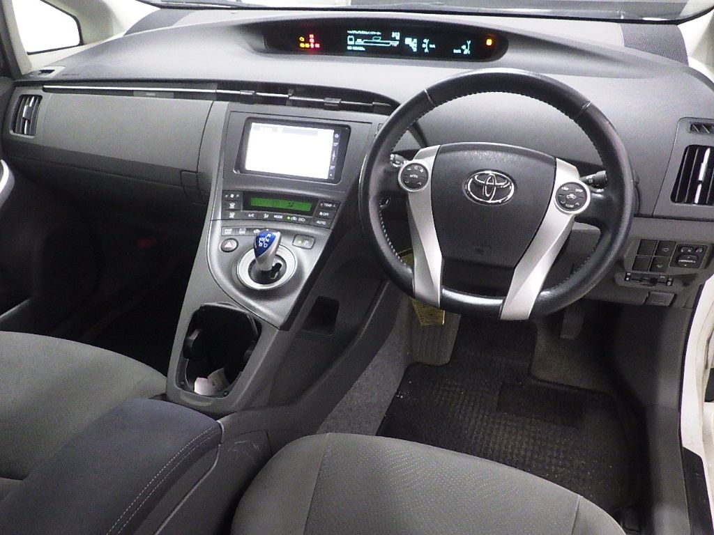 2011 Toyota Prius S LEDエディション auction photo 3