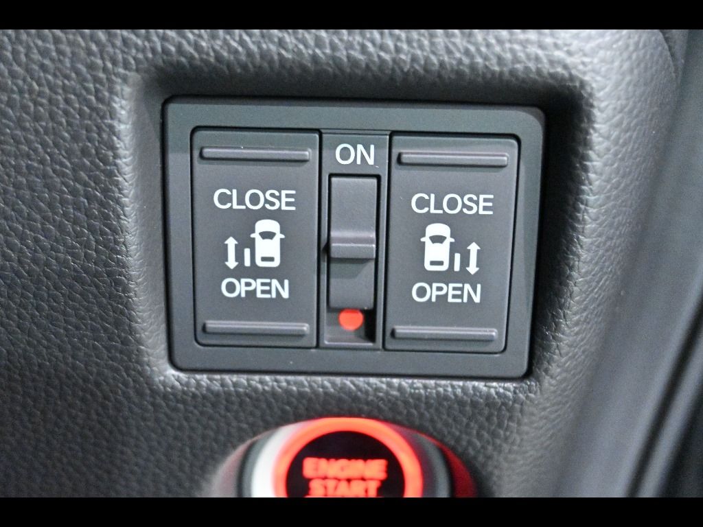 2021 Honda N-BOX カスタムLターボ auction photo 8