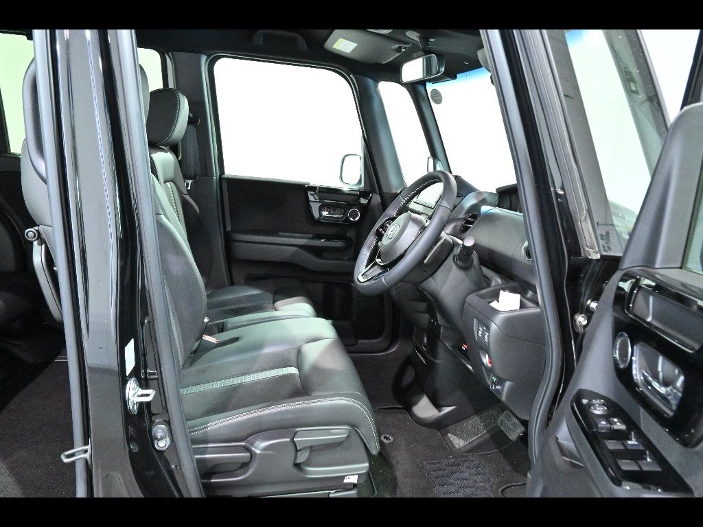 2021 Honda N-BOX カスタムLターボ auction photo 6