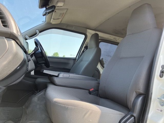 2020 Toyota Hiace バン DX auction photo 8