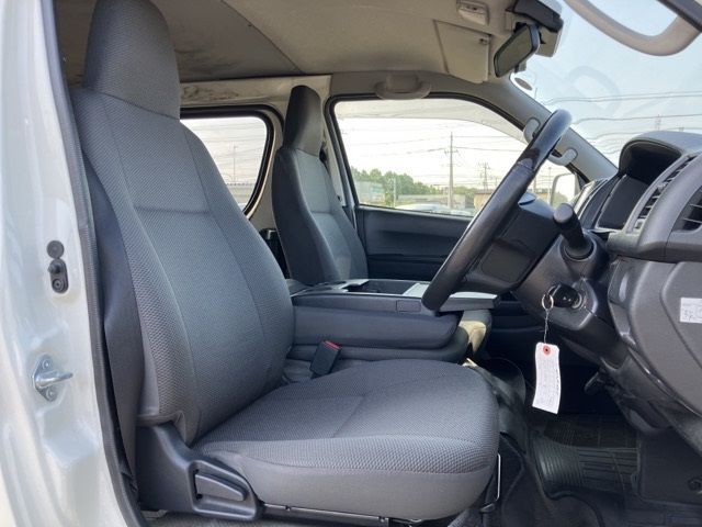 2020 Toyota Hiace バン DX auction photo 7