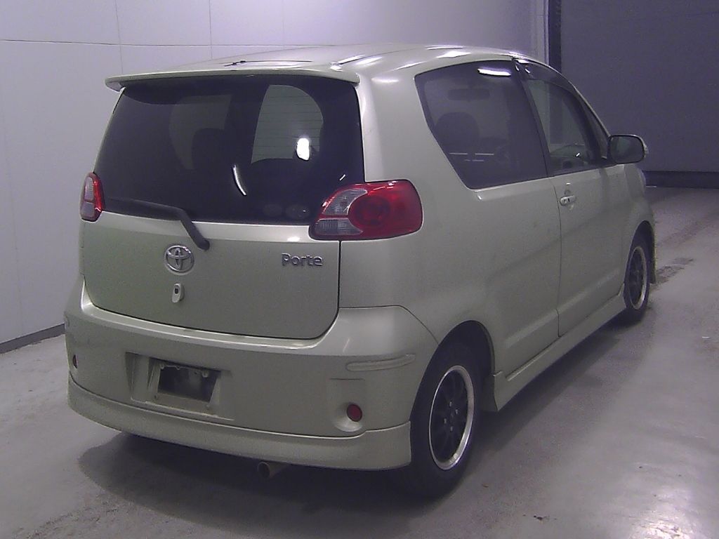 2010 Toyota Porte 130i C Package HID Selection auction photo 2