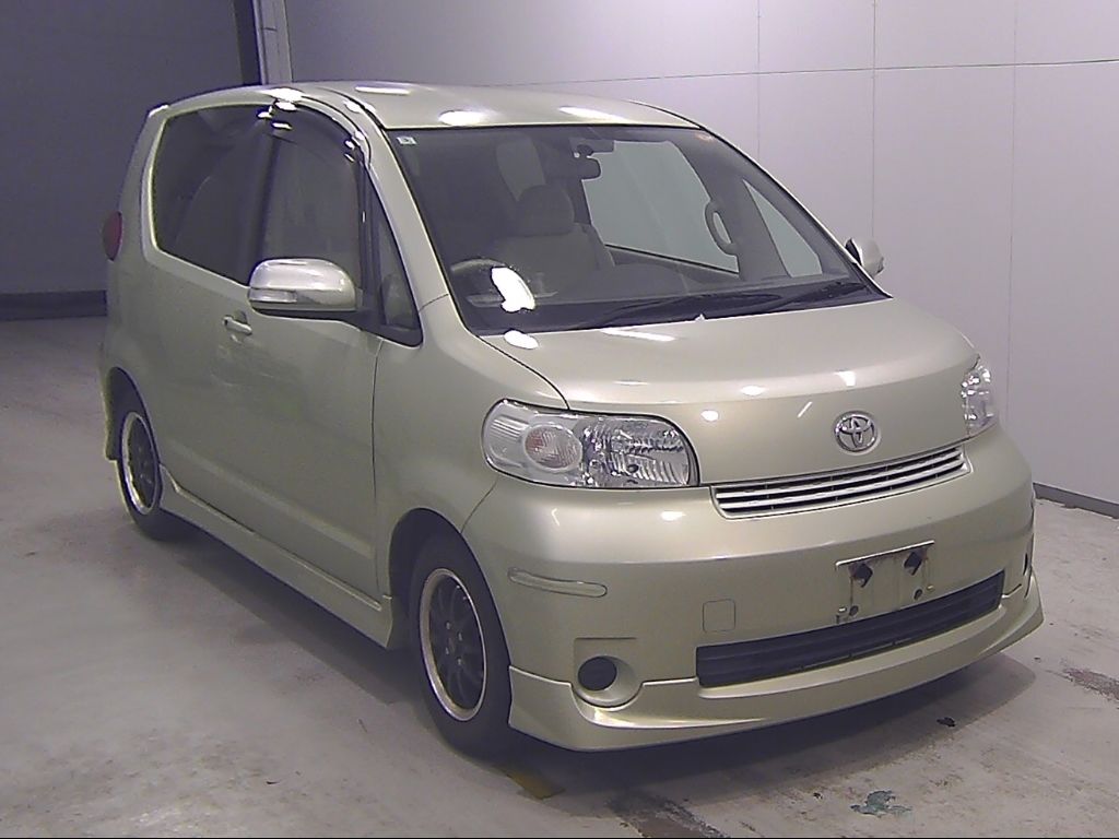 Japan Auction Vehicles 7 2010 Toyota Porte 130i C Package HID Selection auction photo