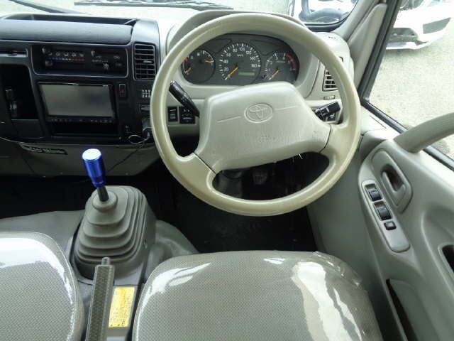 2013 Toyota Dyna Wキャブ auction photo 3