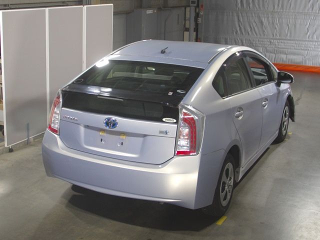 2015 Toyota Prius L auction photo 2