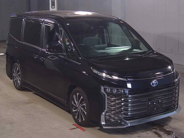 Japan Auction Vehicles 8 2023 Toyota Voxy Hybrid S-Z auction photo
