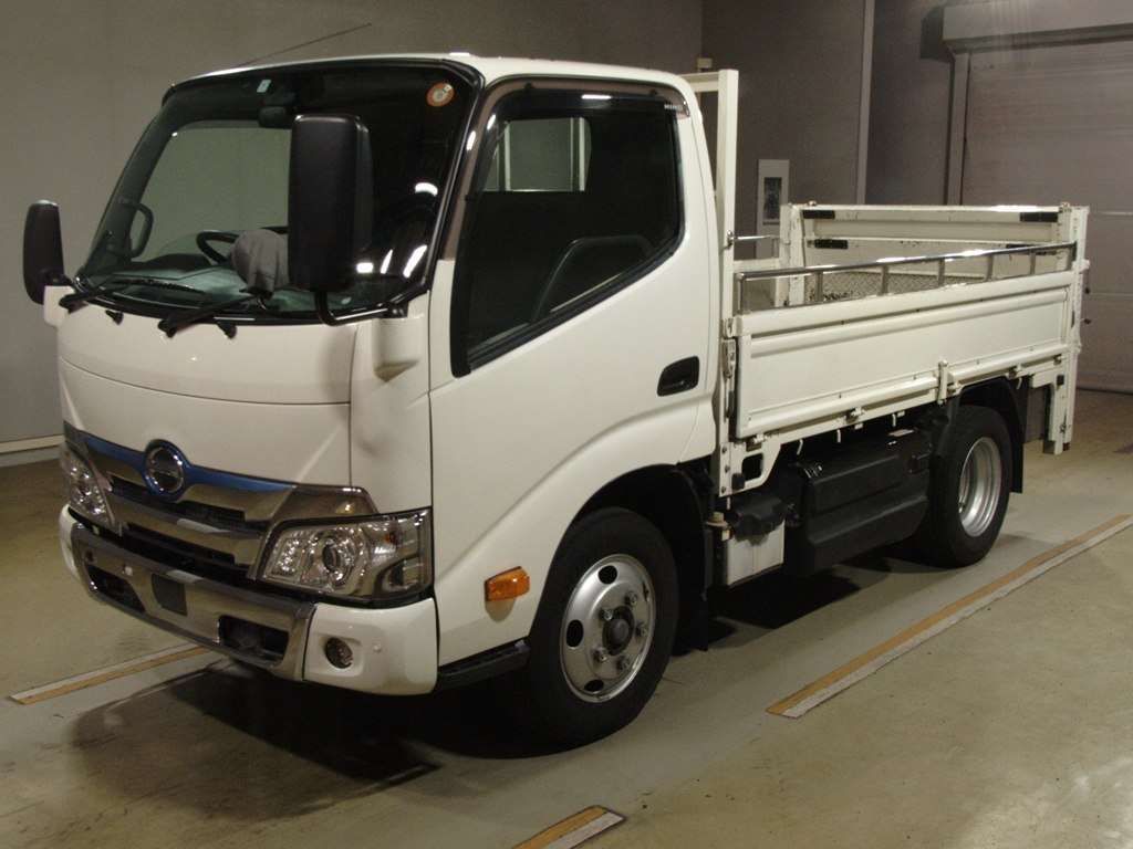2021 Hino Dutro PG Tsuki Hirabody Japan auction vehicle