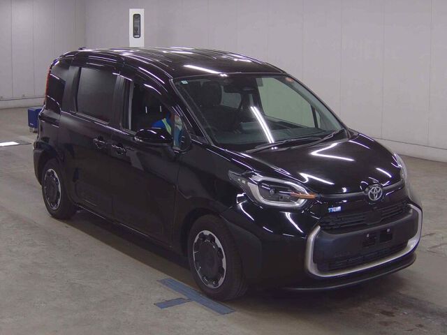 2025 Toyota Sienta ハイブリッドZ Japan auction vehicle