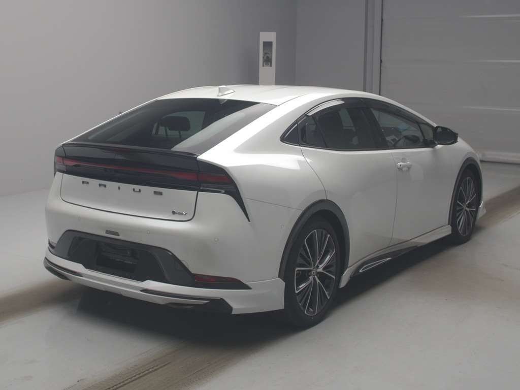2025 Toyota Prius Z 4WD auction photo 2