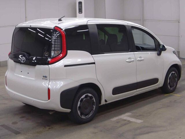 2022 Toyota Sienta ハイブリッドZ 4WD auction photo 5