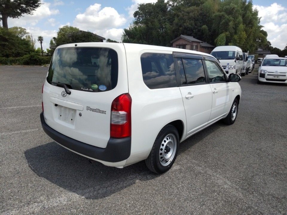2021 Toyota Probox auction photo 2