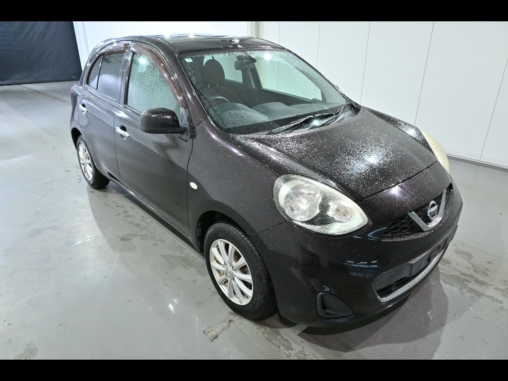 2013 Nissan 5HB G Japan auction vehicle