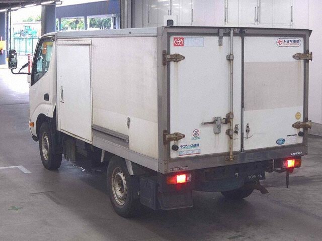 2010 Toyota Dyna レイゾウレイトウ 4WD auction photo 2