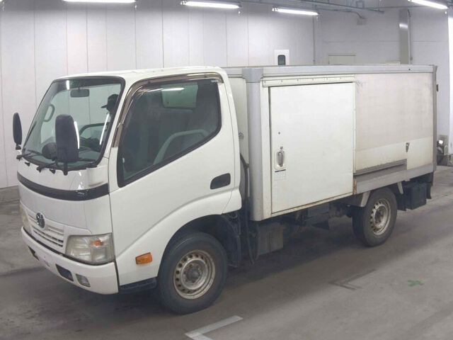 2010 Toyota Dyna レイゾウレイトウ 4WD auction photo 4