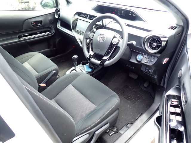 2021 Toyota Aqua S Style Black auction photo 6