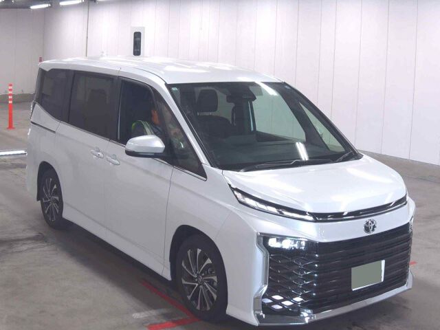 Japan Auction Vehicles 8 2026 Toyota Voxy ハイブリッドS-Z auction photo