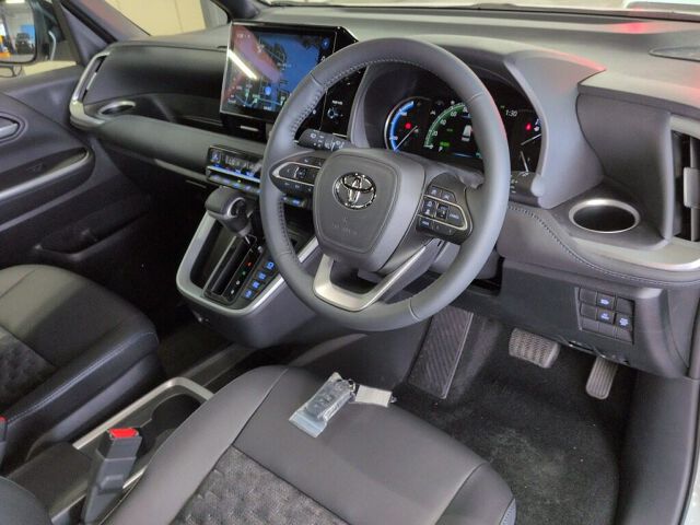 2026 Toyota Voxy ハイブリッドS-Z auction photo 3