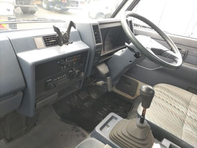 1991 Isuzu Elf auction photo 3